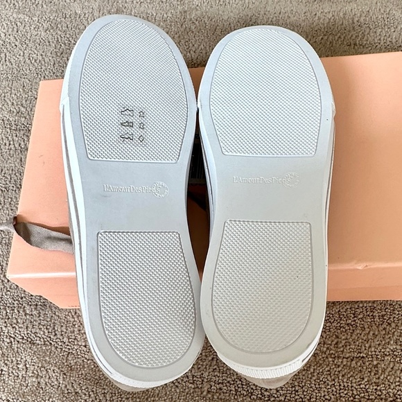 🐕L’Amour Des Pieds Kanav Taupe Suede Cutout Sneakers - Size 8.5 - NWT🐕 - Picture 4 of 8